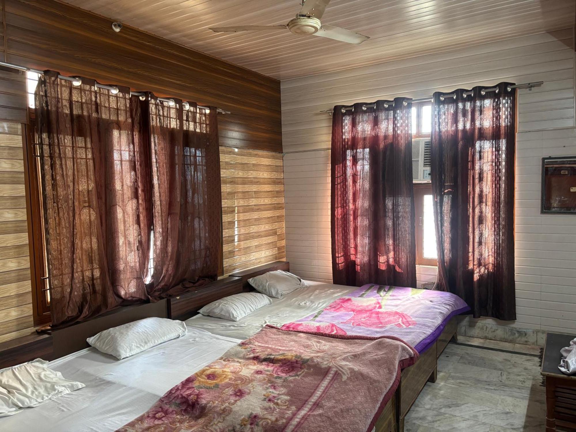 Sgh Guest House Mathura Dış mekan fotoğraf
